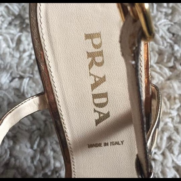 Prada - Picture 3 of 3